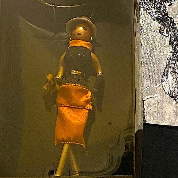 Meet your Posher, Sherryn - Picture 1 of 2